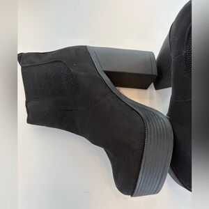 Black Chunky Ankle Boots – US 8 / UK 6 / EU 39 – NWOT